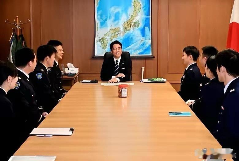 苏联，从日俄战争中汲取了教训，也找到了日本的弱点。就是生理性慕强，畏威。如果跟日