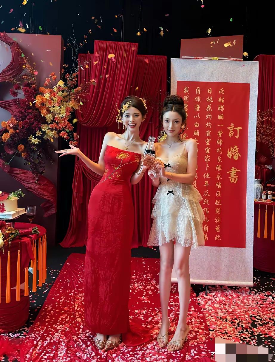 两人合照，才知道谁最漂亮！