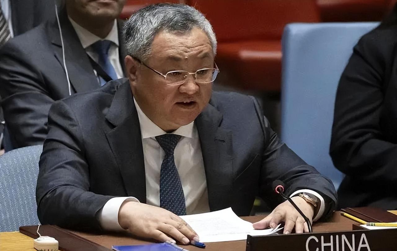 朋友们，这两天纽约联合国的上空可谓是雷声滚滚！就在前天，安理会现场爆发了一场史无