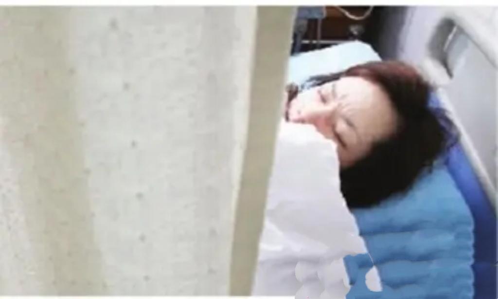 近日，一名女生因开电热毯整夜未翻身，竟长出压疮。长时间保持同一姿势，皮肤局部受压