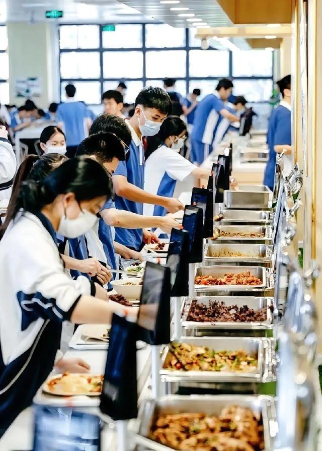 北京下死命令了！2027年底前，所有中小学必须一律取消！1月14号，北京教育圈里