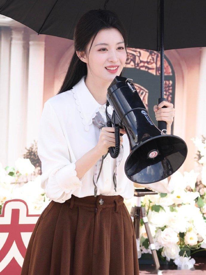 王楚然感动哭了被粉丝应援感动落泪的王楚然被粉丝应援感动落泪的王楚然，咱就说漂