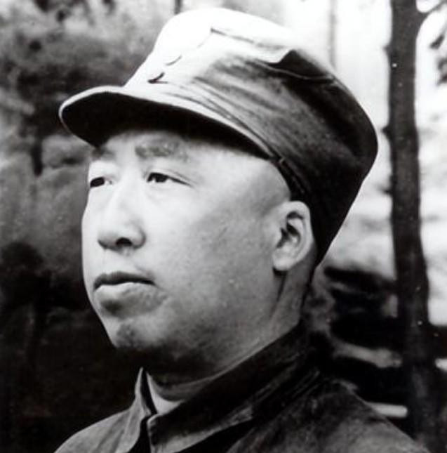 1938年，参谋长滕代远的老父亲从湖南省麻阳县出发，辗转月余来到延安，见到了分别