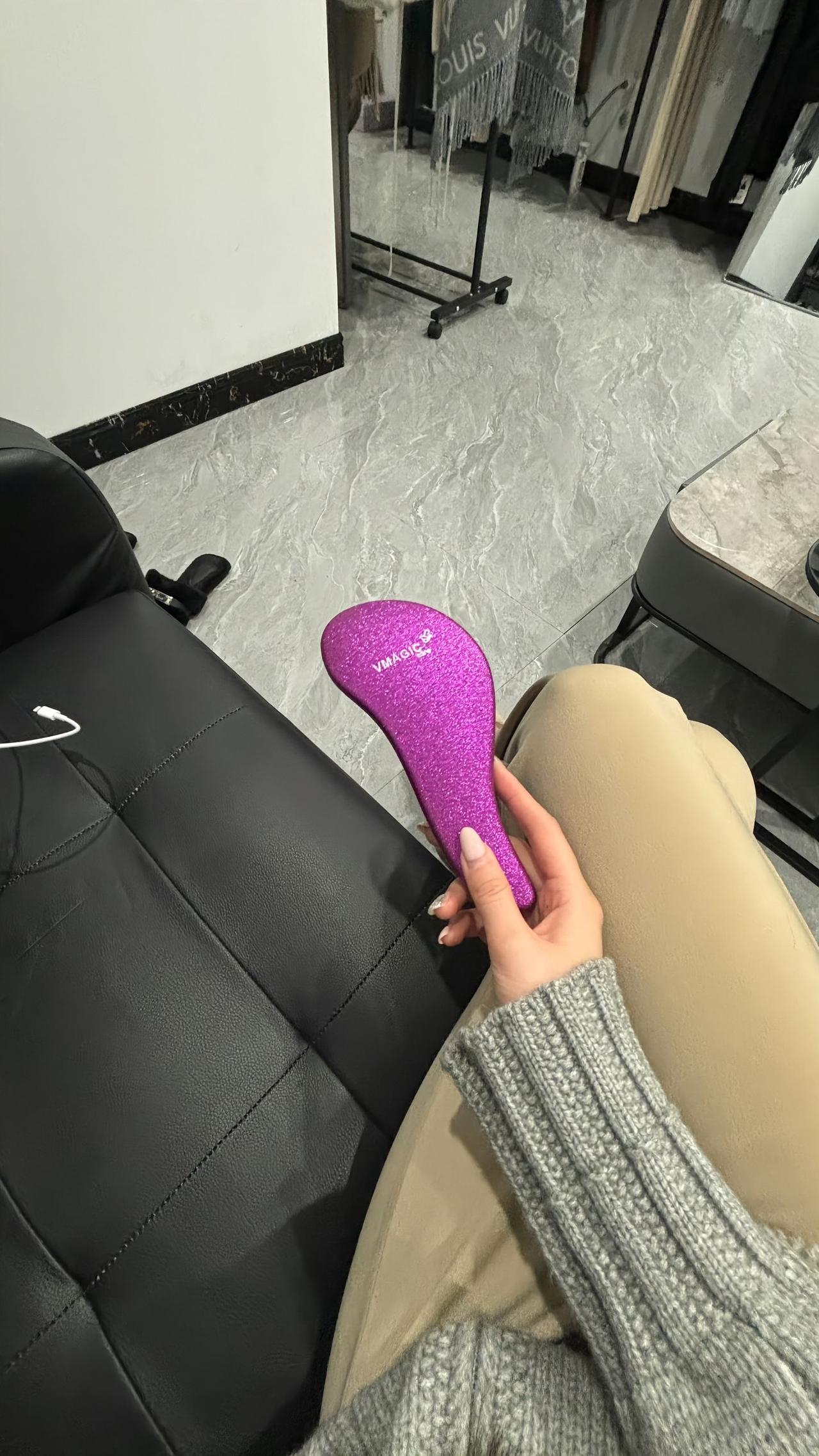 现在的女孩子，消费观我是越来越看不懂了。刚才去女朋友家，看到她手里拿着个这玩意