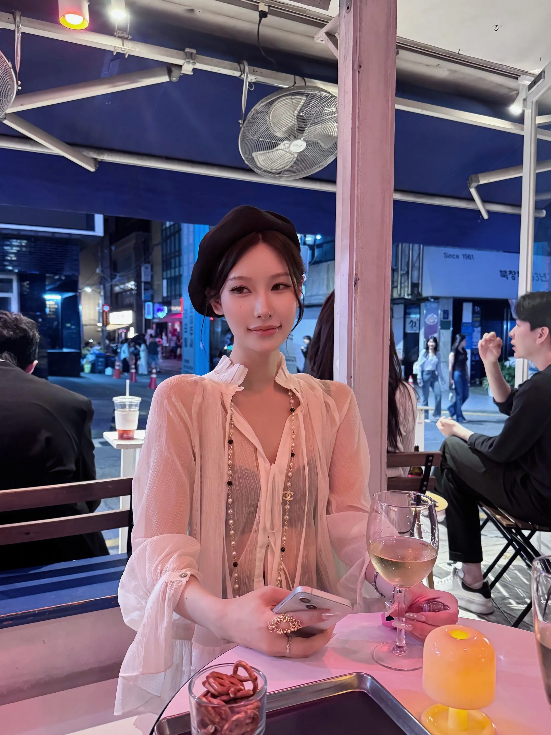 睡醒突然觉得搬来成都后变得幸福了一些 虽然短短几月，但从特别喜欢宅在家...