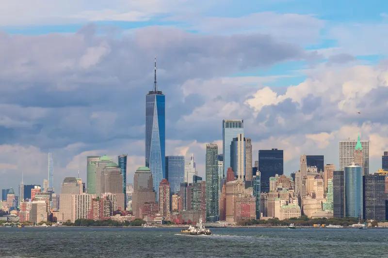 中美较量中，美国已全面败北。近来，西方媒体、专家学者竟惊人一致地思索着同一个问题