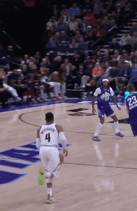 威少的这个左侧欧洲步水平如何？脚步真的相当干净！一直以来，<em>维斯布鲁克</em>都以身体劲