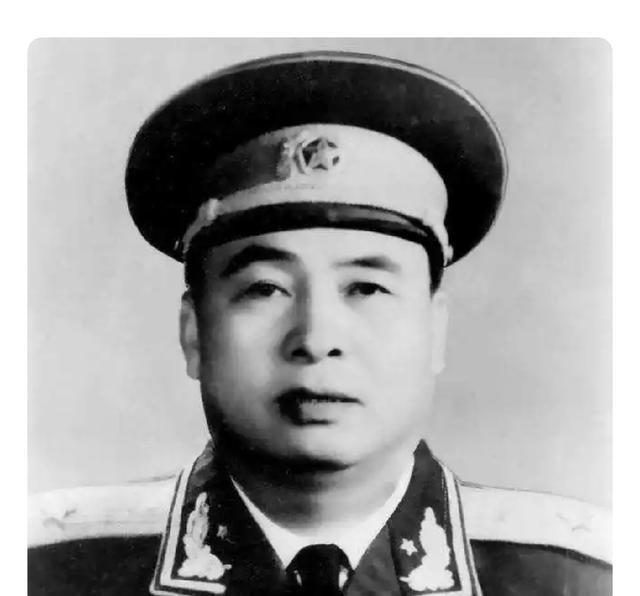 1955年授衔，刚从朝鲜战场下来的24军军长梁金华只评了个大校，消息传开，整个华