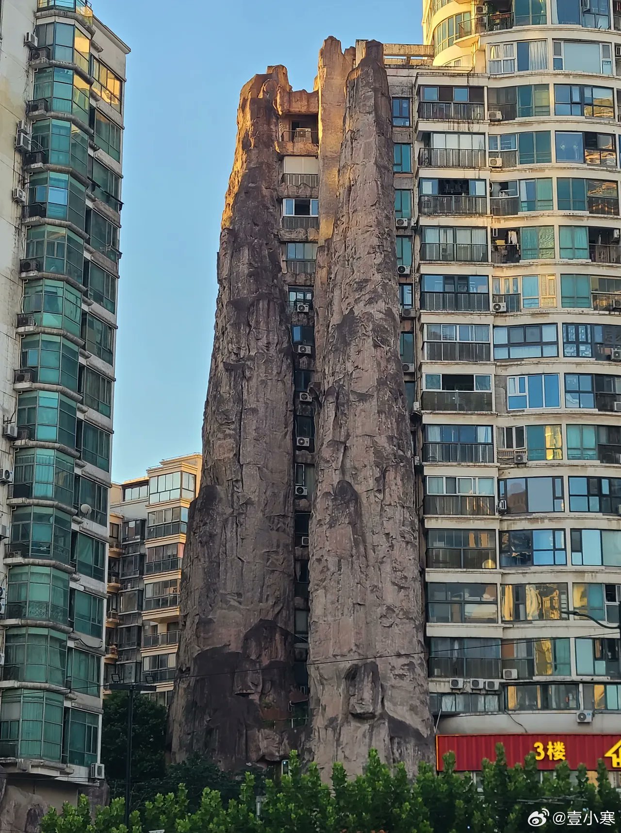 上海这房子盖的有个性​​​
