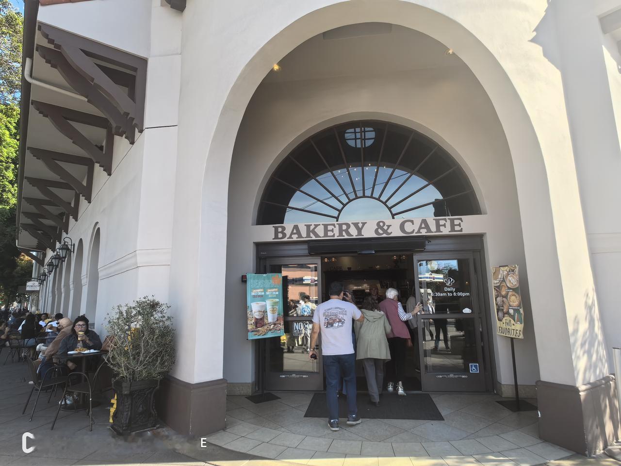 洛杉矶这家风味烘焙店非常nice要离开洛杉矶回旧金山了，娃娃在网