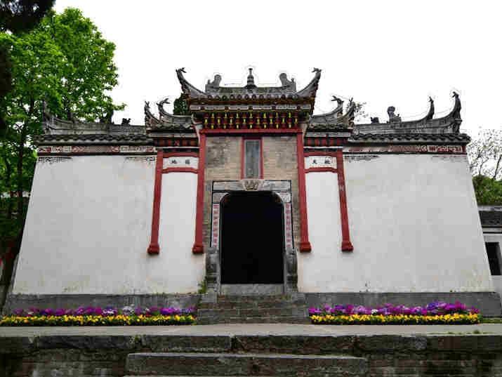 🔰诸葛亮躬耕溯源：不止南阳卧龙岗，襄阳隆中武侯祠亦入明代祀典✨千百年来，南阳卧龙岗与襄阳古隆中，皆