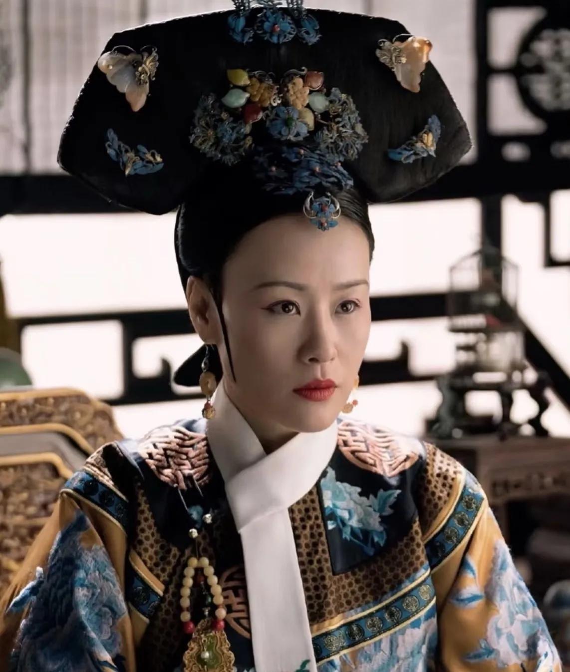 邬君梅透露丈夫已病逝。邬君梅迎来60岁生日，独自在美国庆生的她发文公开了外籍