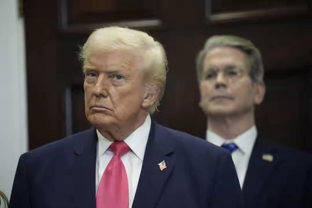 俄美和谈再次无果后，特朗普怒斥：我不知道克里姆林宫在做什么？这位总统对记者表