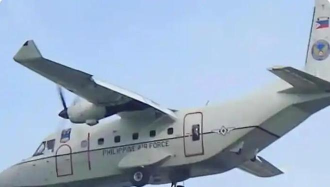 菲公务机危险逼近中国直升机，南海上演“擦肩而过”惊魂一幕！中国登陆舰强势现身，释放“备战示警”强硬信号