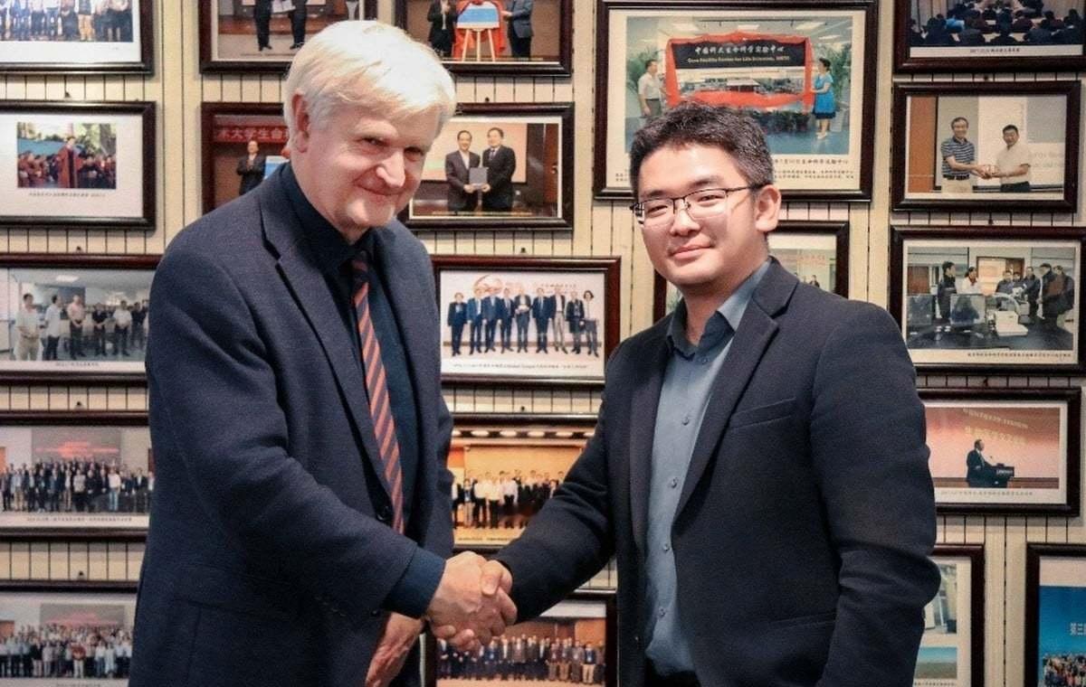 就是这位。全球胃肠道粘膜免疫领域最权威的专家之一，加入中科大。​​​