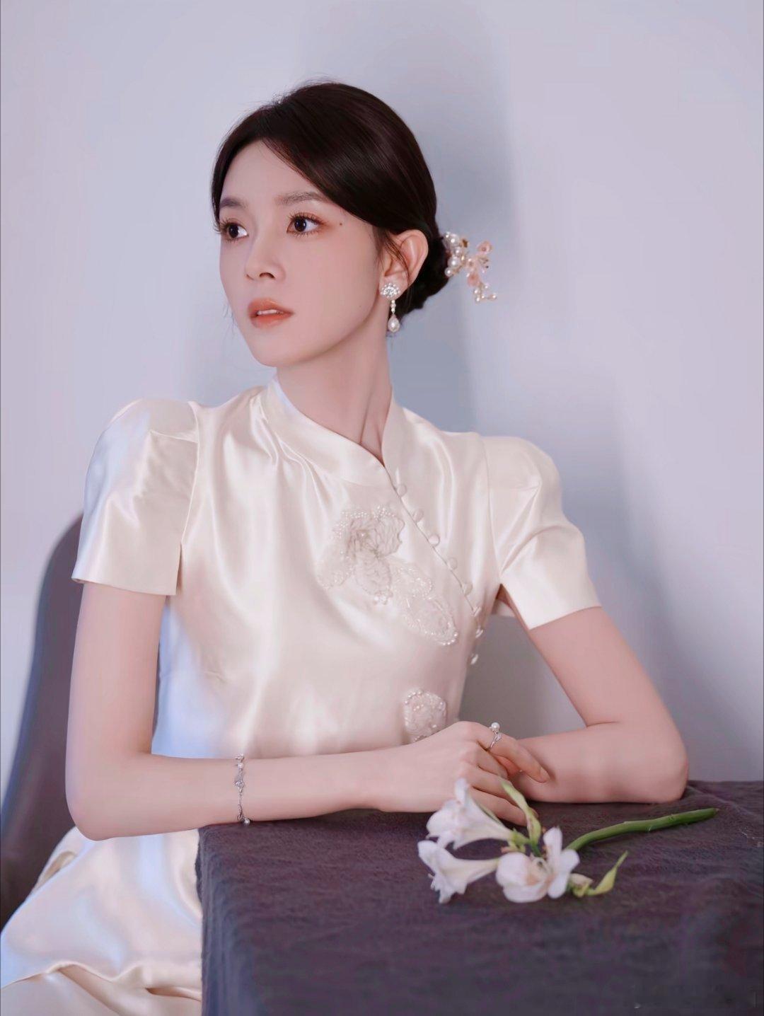 谁进陈瑶家都不许饿着肚子走陈瑶真是每个人都拒绝不了的模样。说话软乎乎的，有特别多
