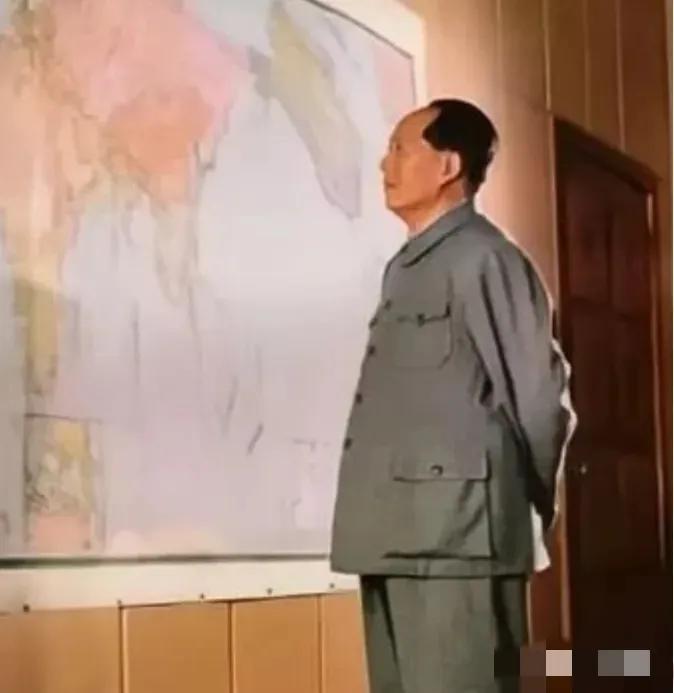 1951年，10万志愿军被美军包饺子，一向淡定自若的彭老总心急如焚连忙向毛主席求