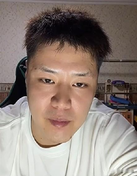 贺天举谈辽篮又输了：“这比赛真是一言难尽啊。”“给我都看困了。”“现