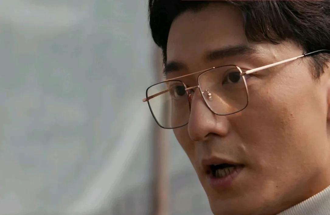 《以法之名》：原来金条是程子健送给谢鸿飞的，因为谢鸿飞的母亲有病，一直需要治疗