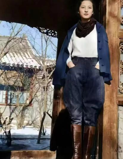 看了林徽因这张照片，突然就理解以冰心为代表的优秀女性为何讨厌她了。1935年