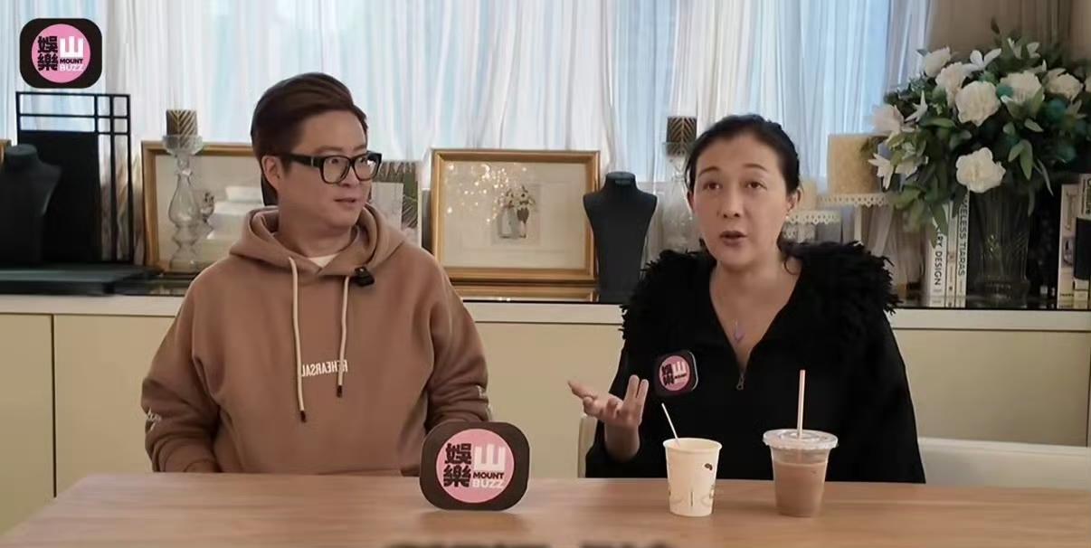 吴绮莉近日分享与女儿吴卓林的关系已明显回暖，两人在春节期间互相传递了温馨祝福。她