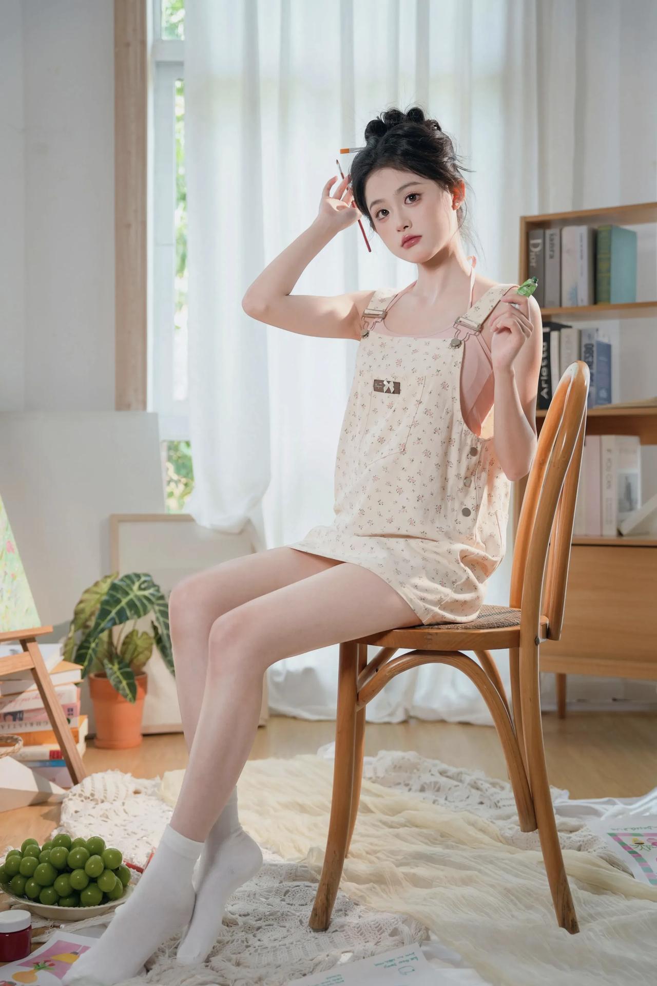 清纯甜美的样子漂亮吗静默的画室共享美人靓照美女的美丽瞬间分享