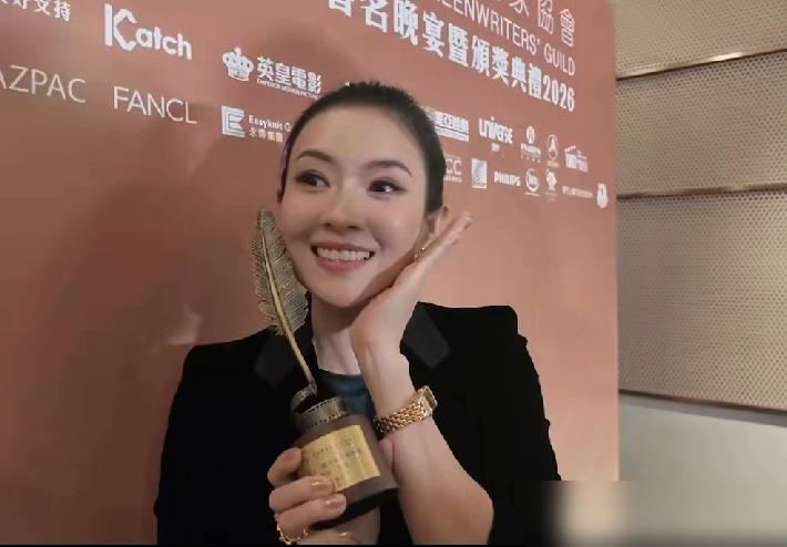 章子怡胖了20斤，脸圆到你认不出？不是医美，答案惊人。你肯定刷到她三里屯的