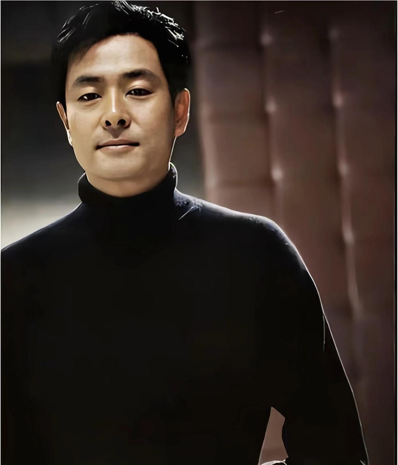 眉清目秀，剑眉星目，年轻时候的濮存昕，俊朗少年还真是个美男子翻到一张老照片，