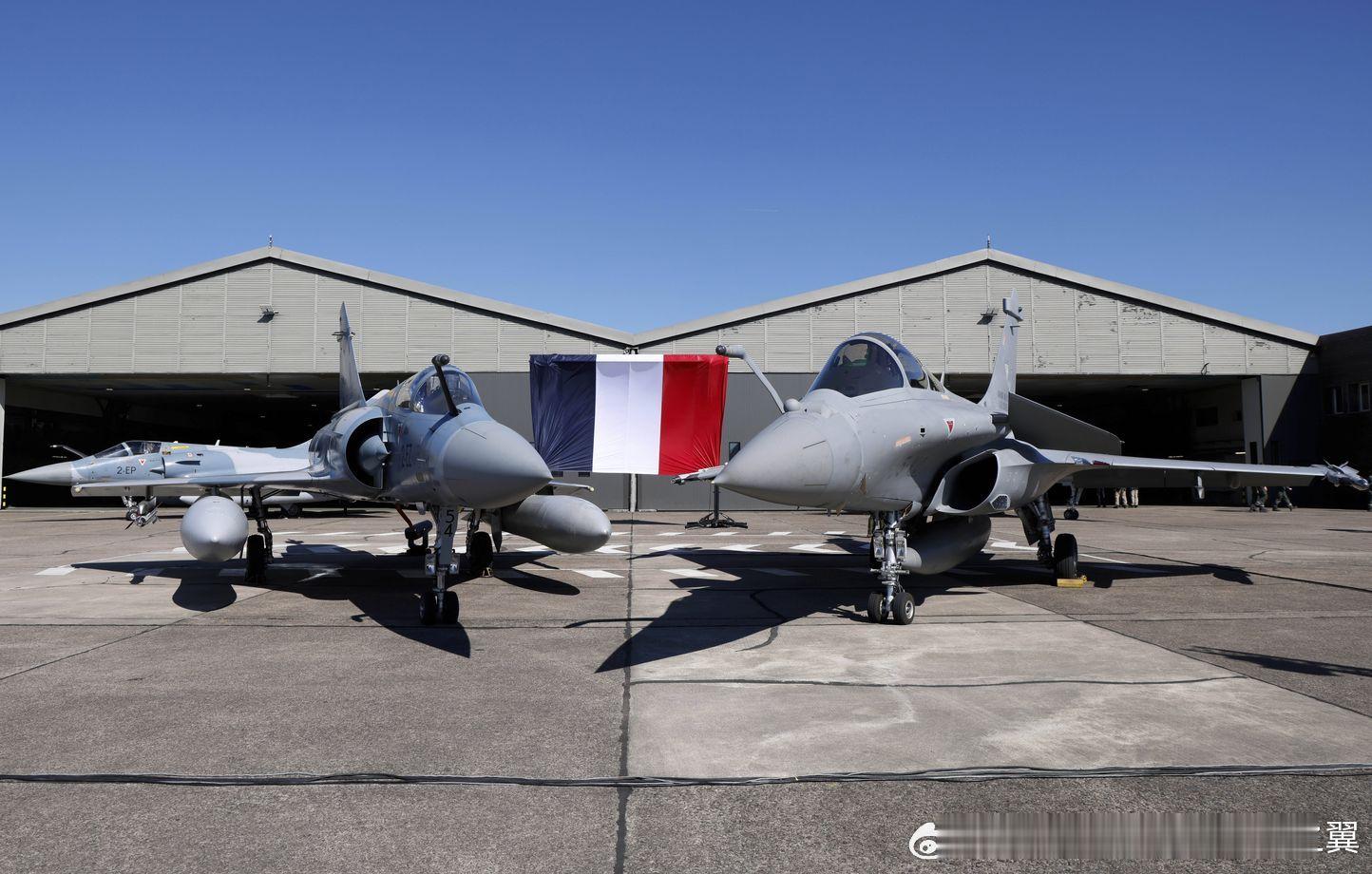 幻影2000和阵风高度对比，从幻影2000RBE2雷达测试机看，阵风的雷达罩直