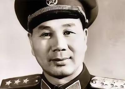 曾任杨成武副手的开国英雄，却仅被授大校军衔，1959年坚拒攻击上级，同年以死明志