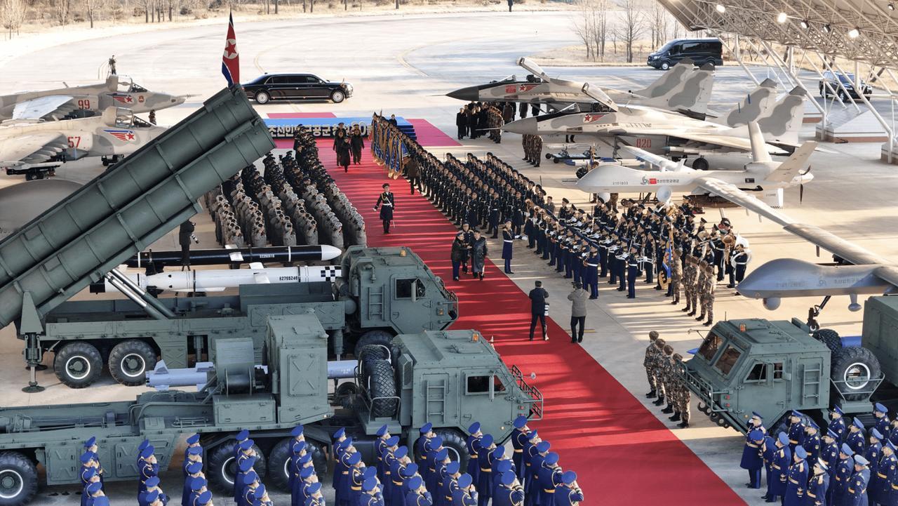 金将军自信满满，亲口为寄予厚望的朝鲜空军，下达了一组前所未有的指示！近日，朝鲜