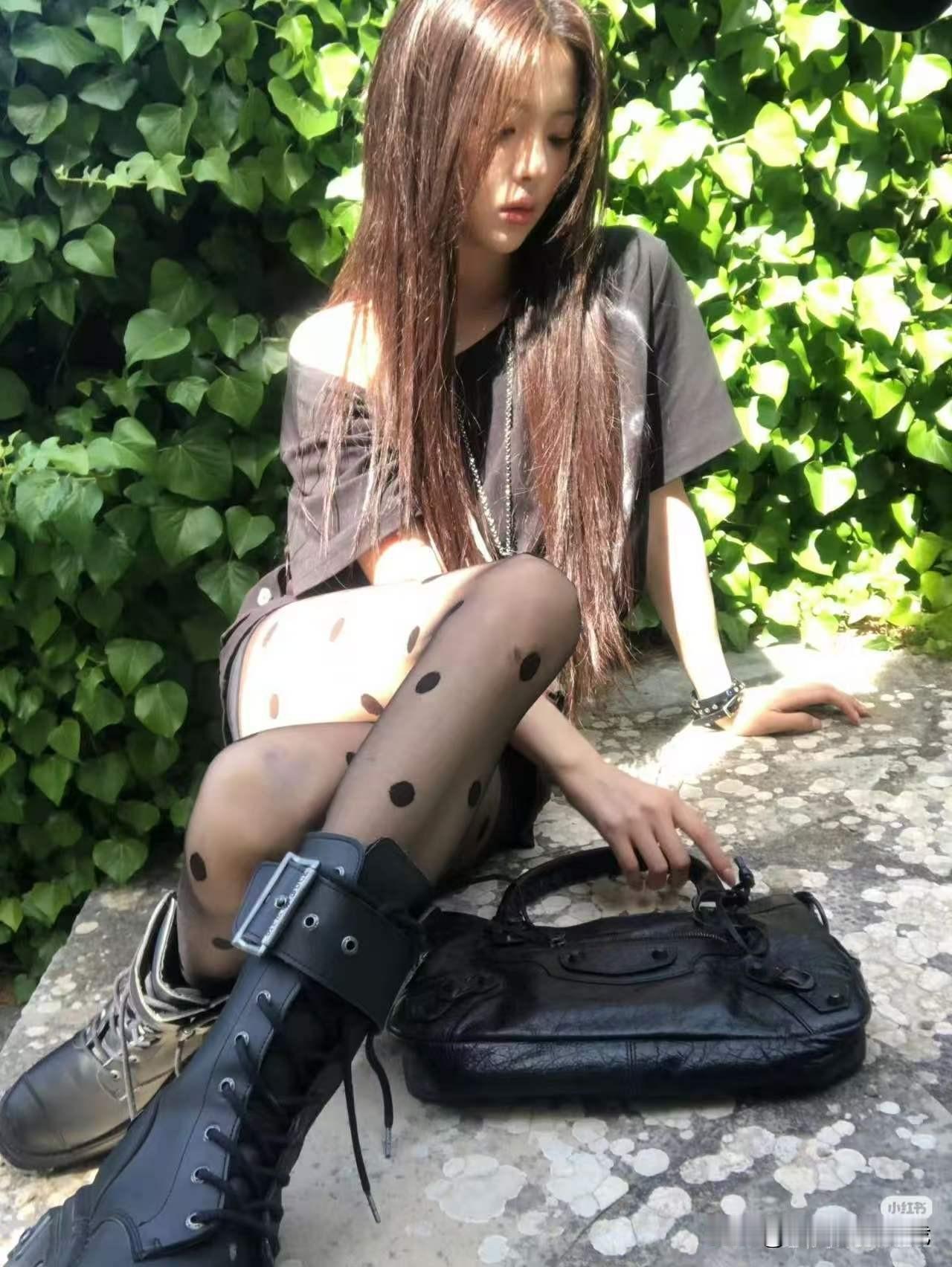 杨超越黑丝