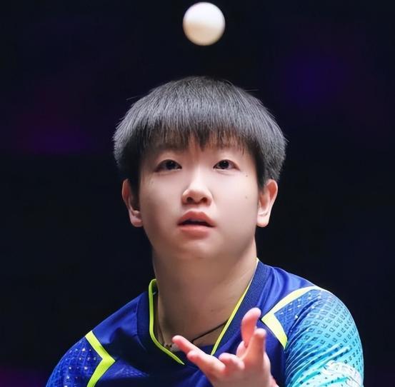 “孙颖莎早就不是顶尖选手！”看到王曼昱夺走世界第一，才发现张继科眼睛还是太毒，他