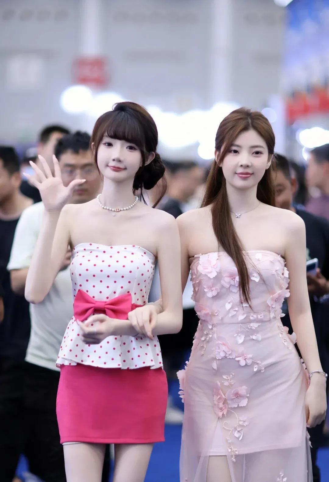 车模姐妹花🌸
