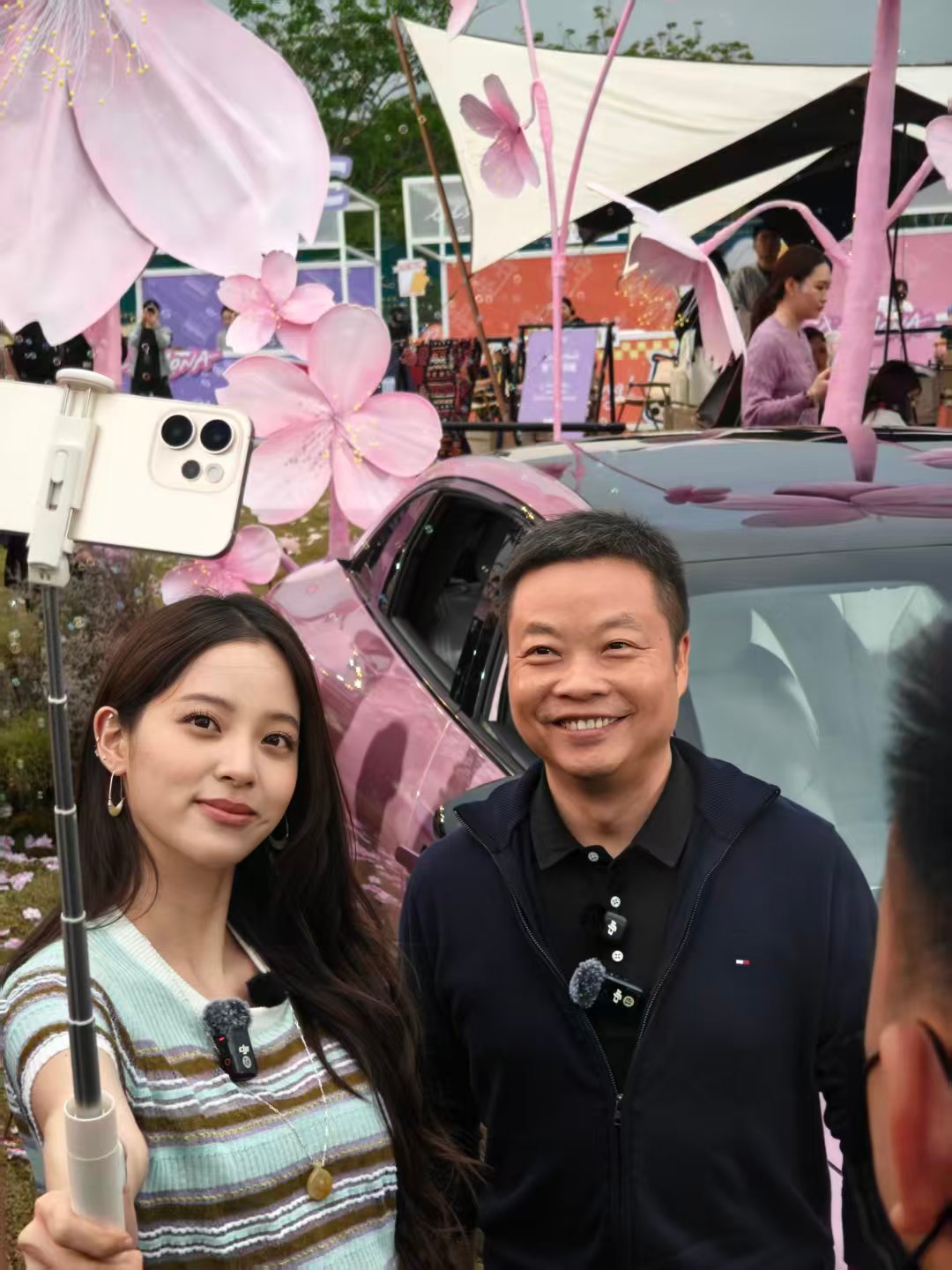 小鹏的笑容，很像我一个朋友