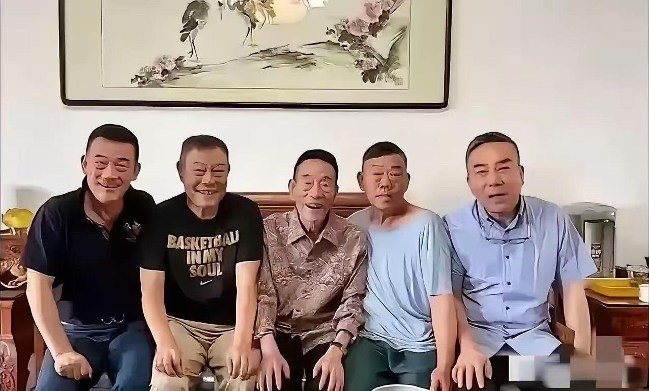 杨少华咽气前3小时，还被儿子推着轮椅在35℃高温里剪彩，手臂上留置针的胶布都被汗