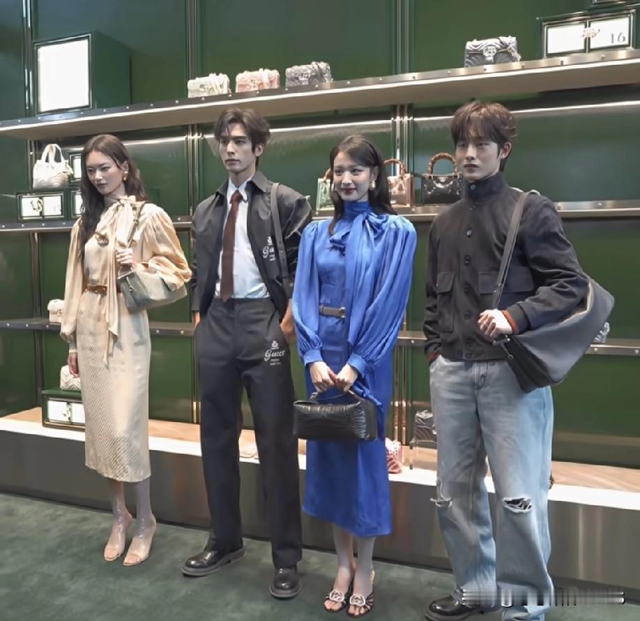 宋威龙这条件，简直是老天追着喂饭吃！脸、身高、头肩比，每一项都十分能打，他