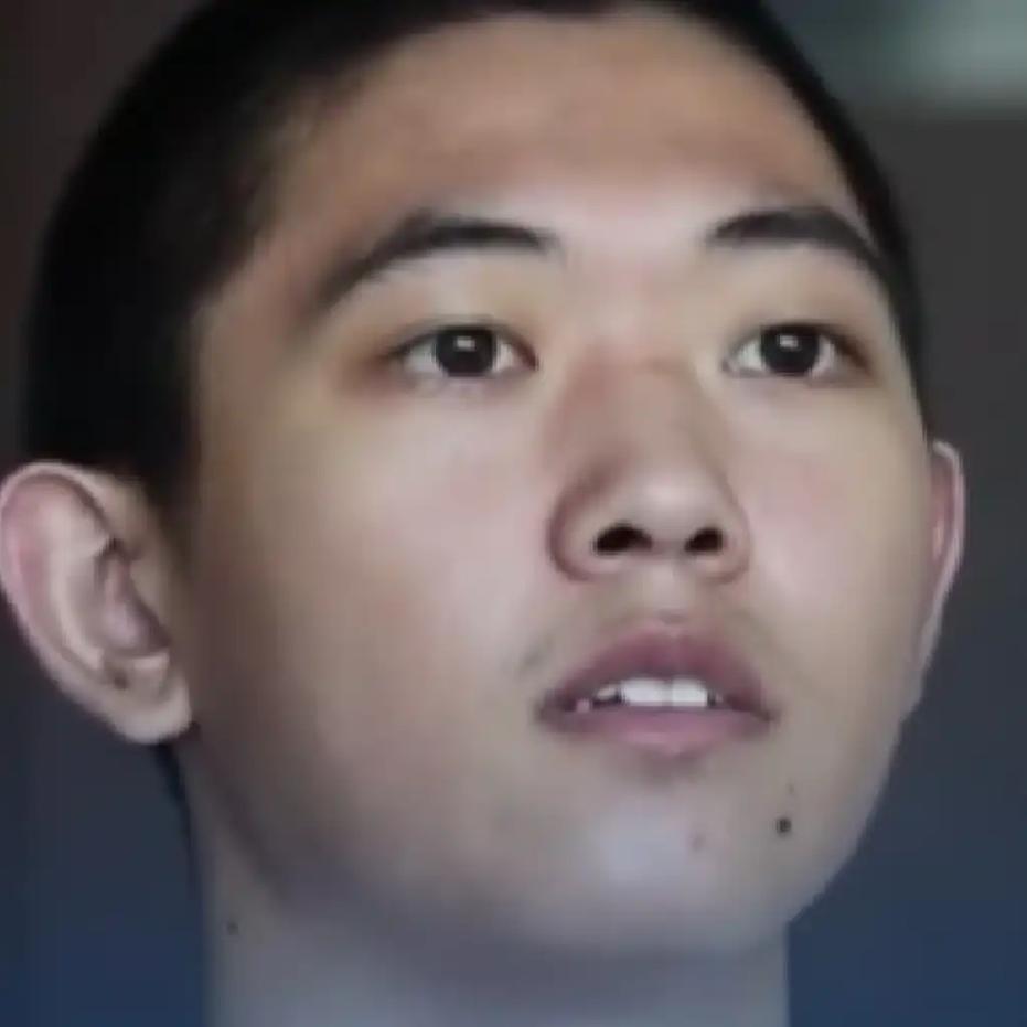 胡一啸讲述了他在缅北被困51天的惊险经历。6月，为了高薪，他试图偷渡出境，却被人