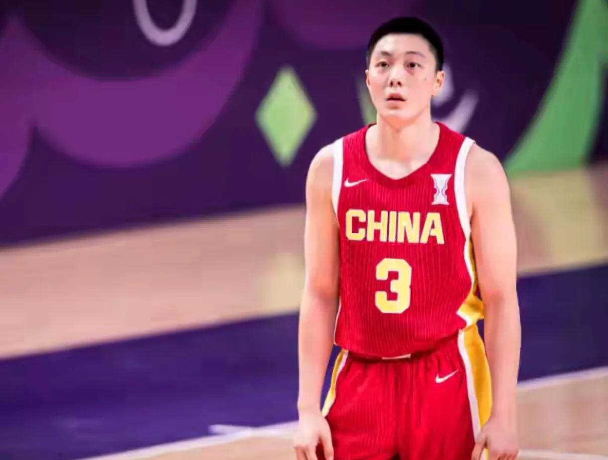 11月底，中国男篮世预赛名单曝光，与亚洲杯大相径庭！由于11月份正值NBA、N