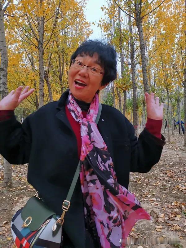 地铁上俩阿姨的对话，直接给我听出一身冷汗！胖姨说死也要让女儿嫁独生子，怕多