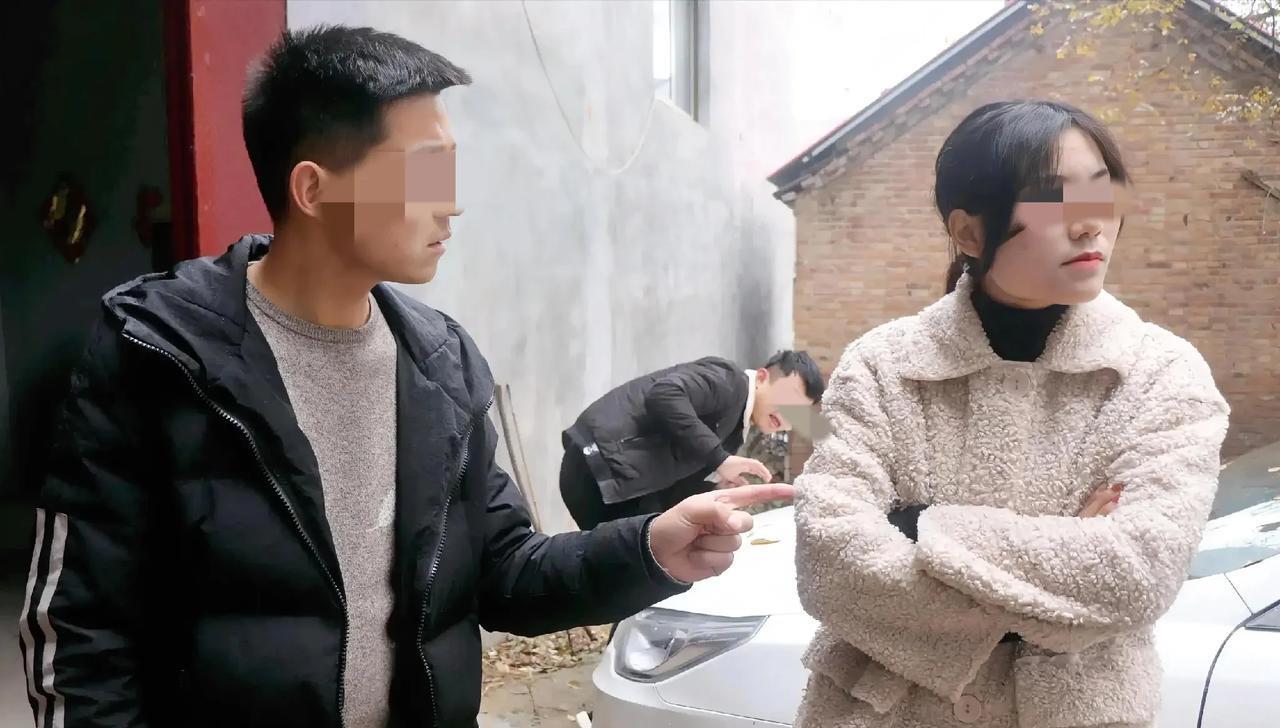 上海，一男方家庭因拿不出10万元彩礼，便把家中仅有的住房当作彩礼送给女方，并且办