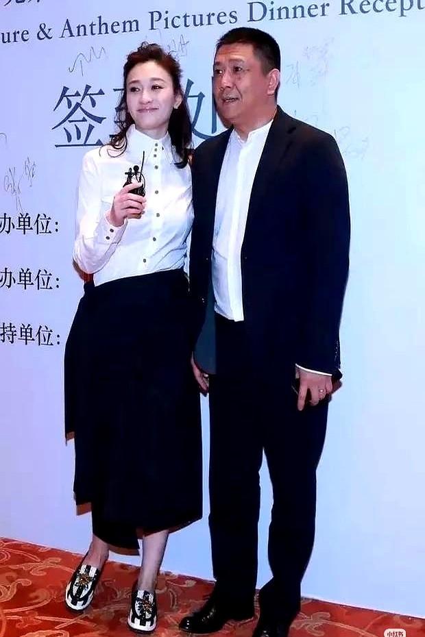 结婚11年，50岁的李小冉活成了很多人羡慕的样子。她和丈夫徐佳宁早就达成共识