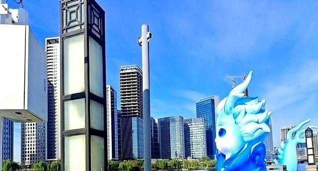 别听人说跑步伤膝盖，那是没跑对。真跑起来的人，膝盖比坐办公室的还硬气。每周跑