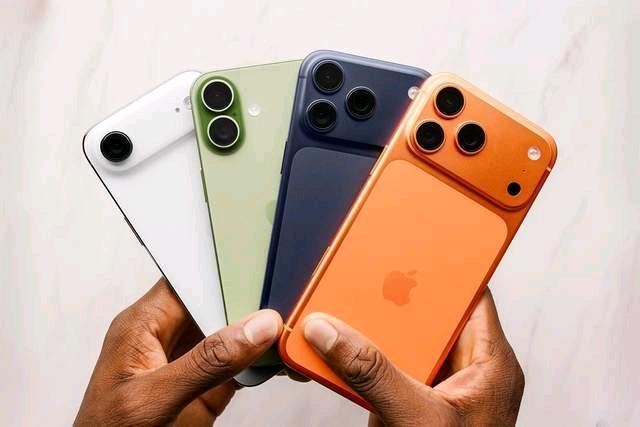 9月19日，苹果iPhone17系列开售，本以为会是黄牛们的“狂欢”，没想到却