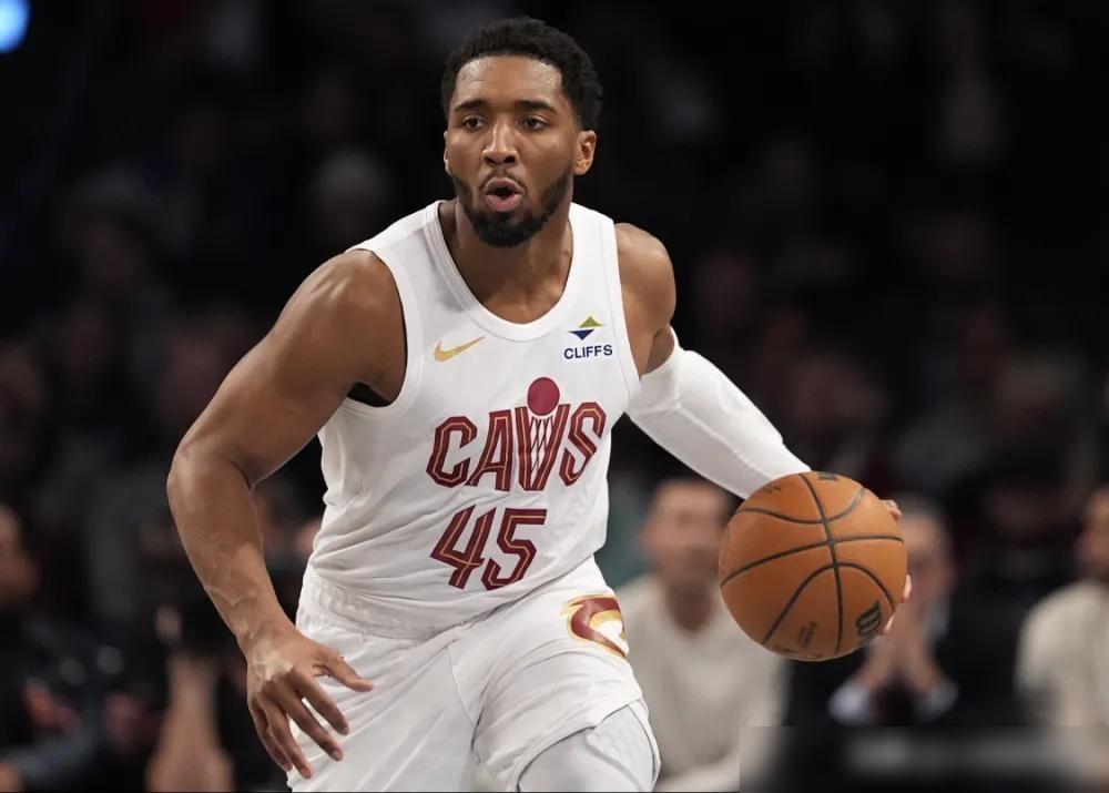 你敢信？骑士被魔术直接碾成渣！一大四小战术把哈登米切尔坑得没脾气。迪恩韦德