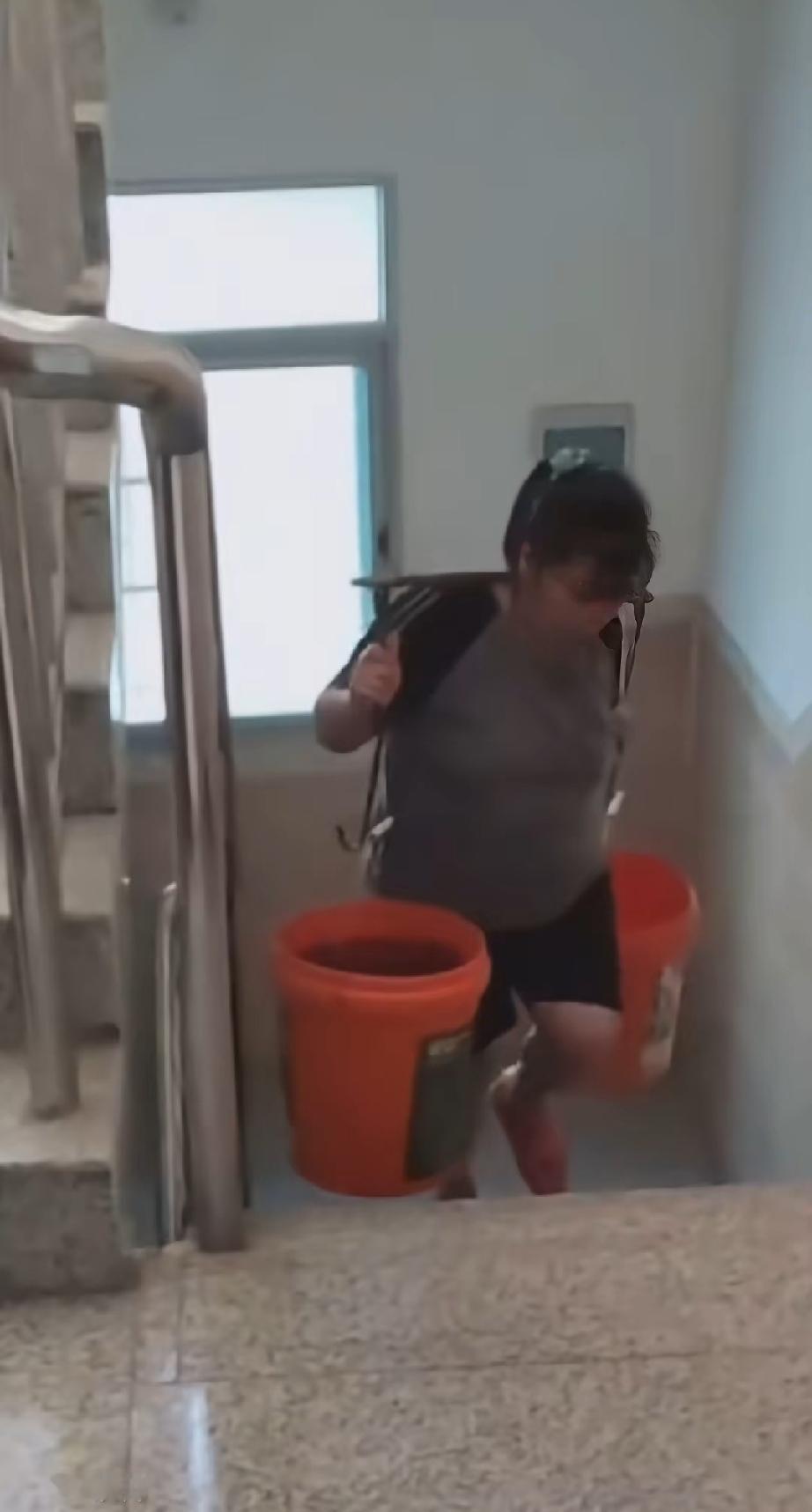 全网羡慕的神仙婆婆！儿媳坐月子被宠成公主，看完让人又暖又心酸。都说坐月子，