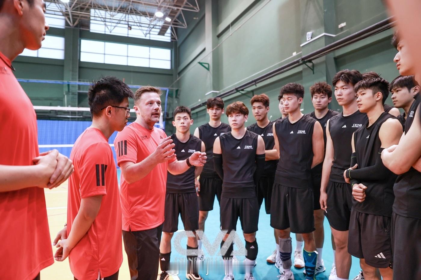 【U21国青男排外教谈中国排球问题】中国男排中国U21男排国家队外教沃伊茨基日
