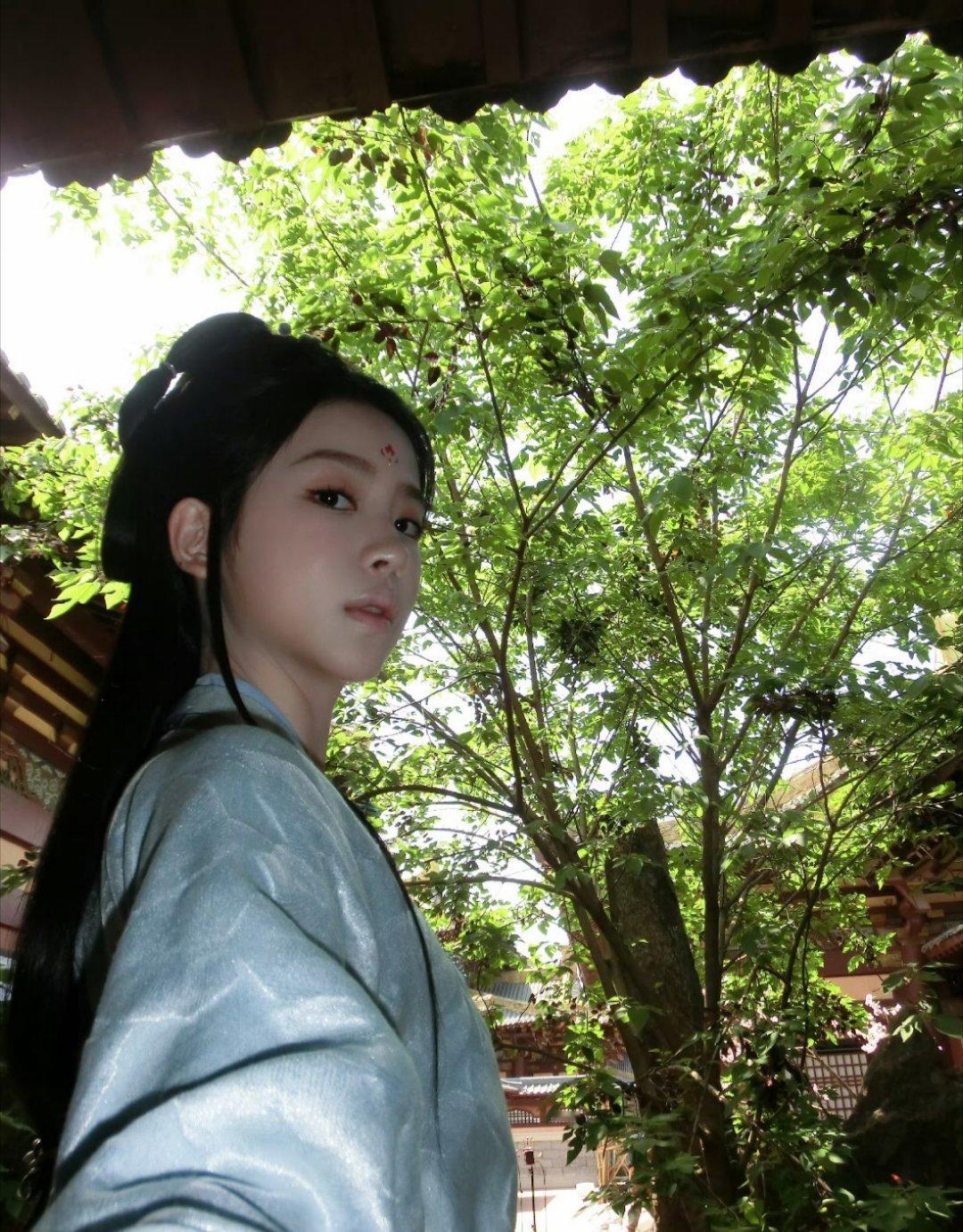 公主有很多很多人爱你的！刘梦芮下次我们一起去看萤火虫！！！