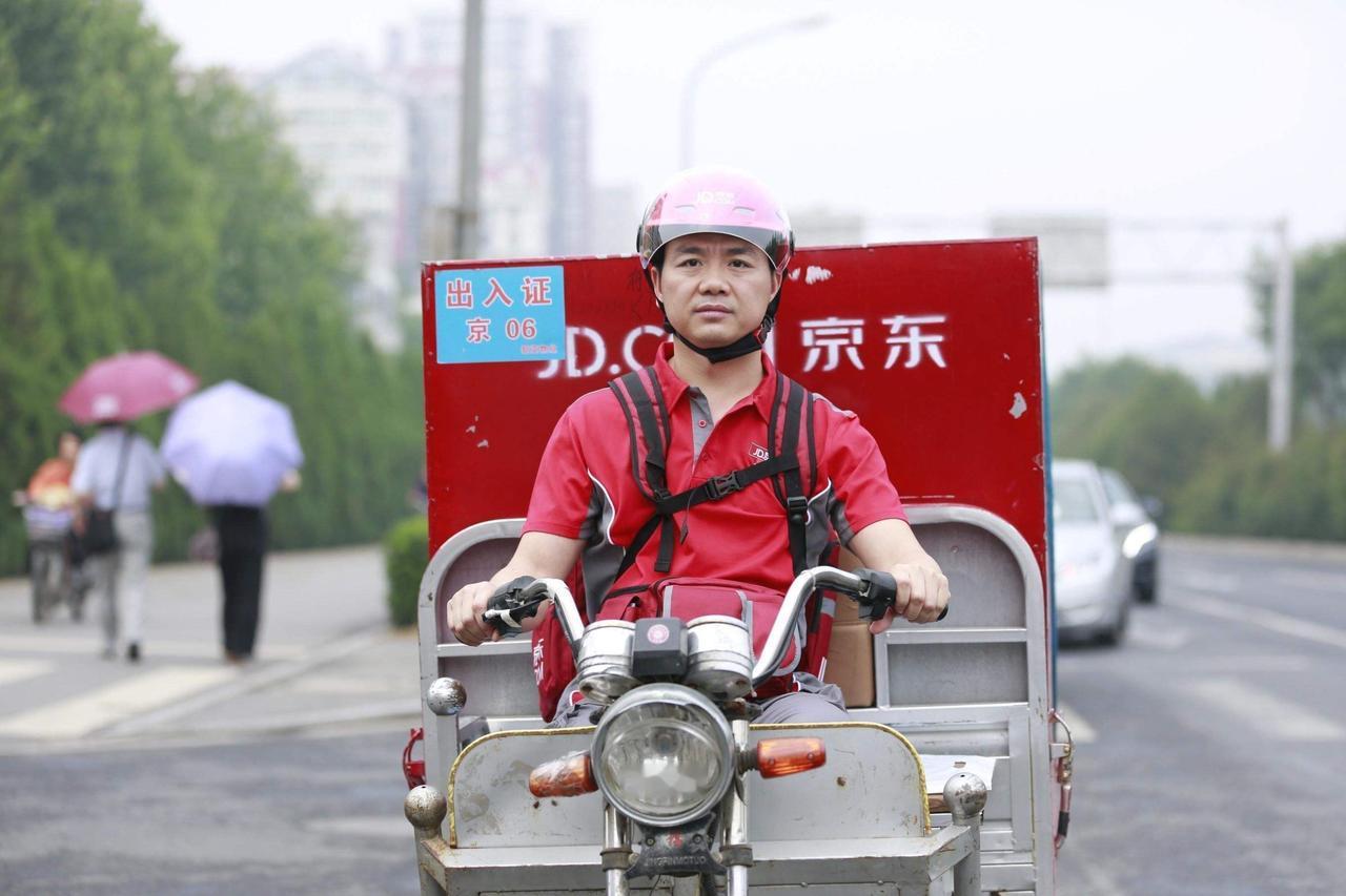 刘强东越来越佛系了，如果不是媒体去求证，美的这事估计京东都懒得回应。只能说造谣一