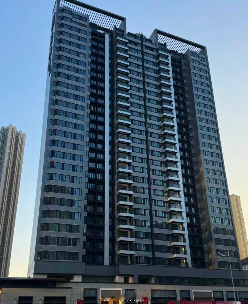 龙华深高北学区的红山印，2023年底开盘79平3房，611万左右买的。这几天6